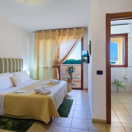 Sun&Sardinia Hotel มอนเซร์ราโต ภายนอก รูปภาพ