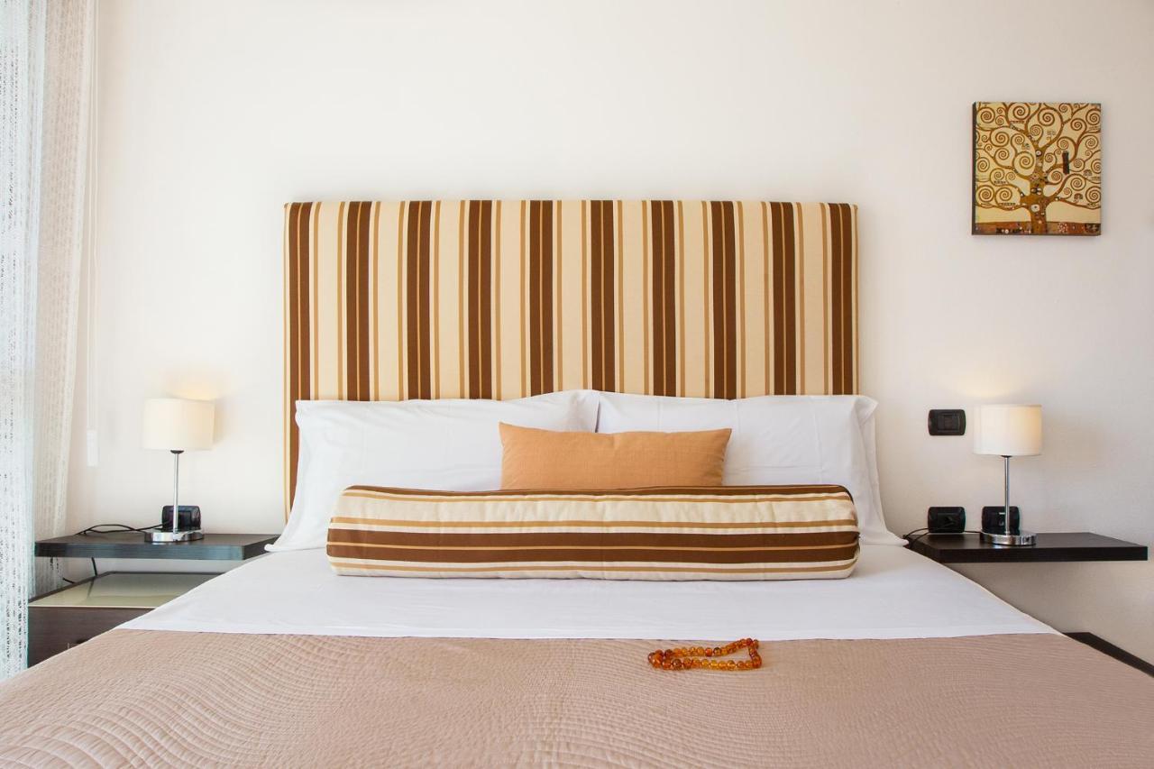 Sun&Sardinia Hotel มอนเซร์ราโต ภายนอก รูปภาพ