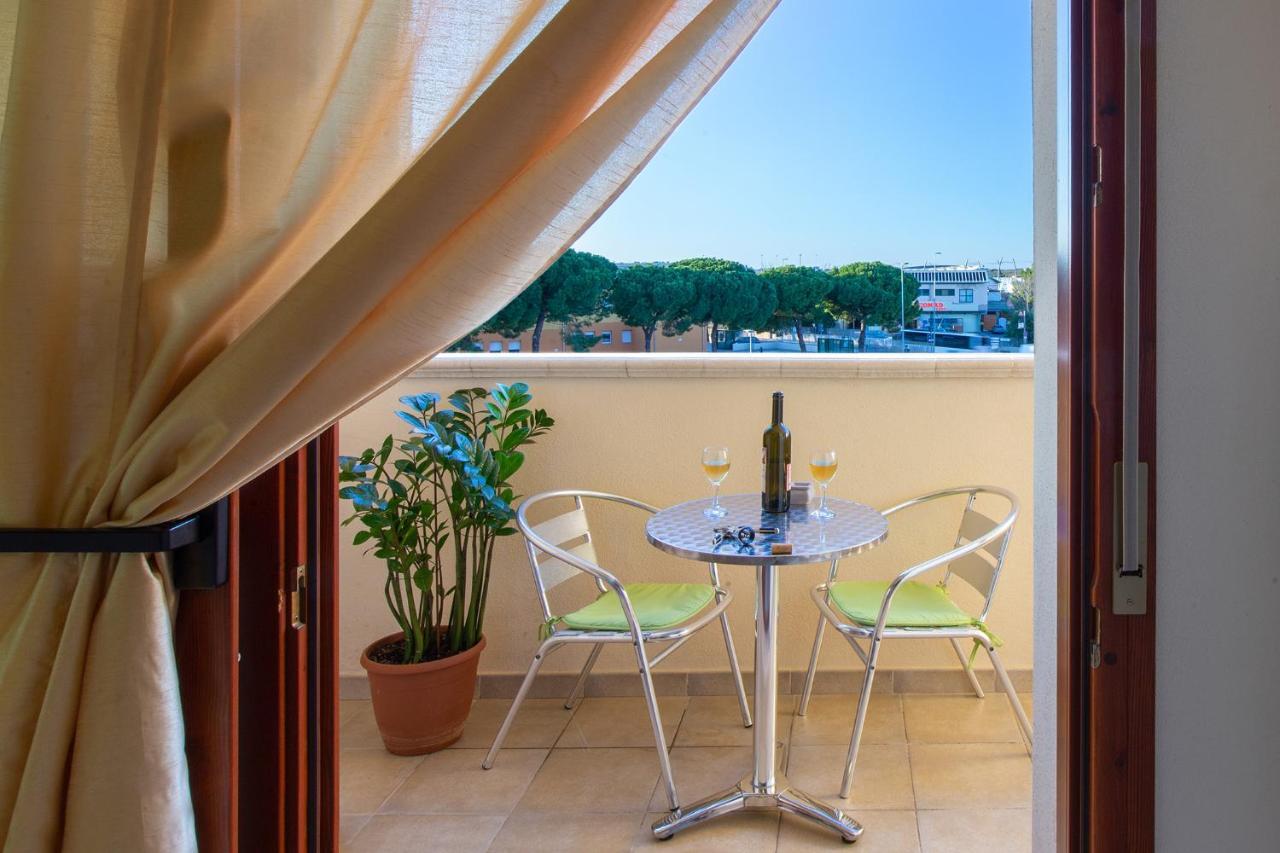Sun&Sardinia Hotel มอนเซร์ราโต ภายนอก รูปภาพ
